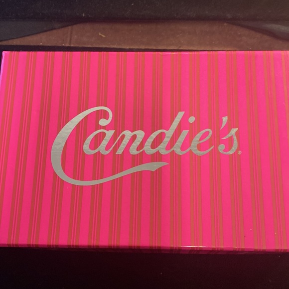 NIB Candie’s Coin Purse with Keychain - Picture 6 of 7